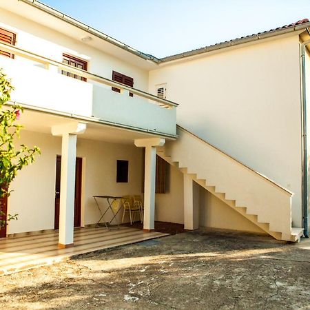 Apartments Alma Novalja Exterior photo