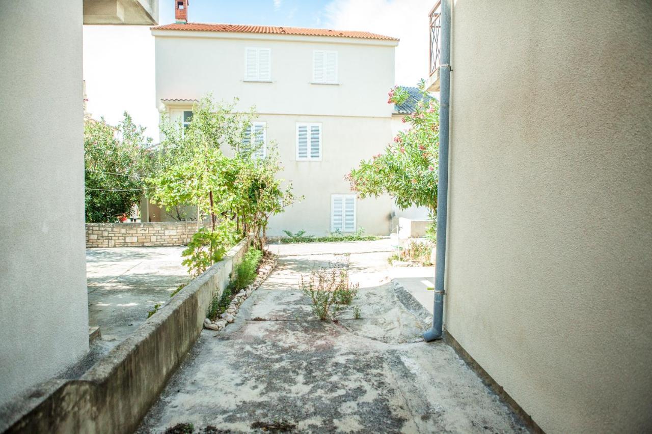 Apartments Alma Novalja Exterior photo